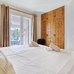 Casa Crystal